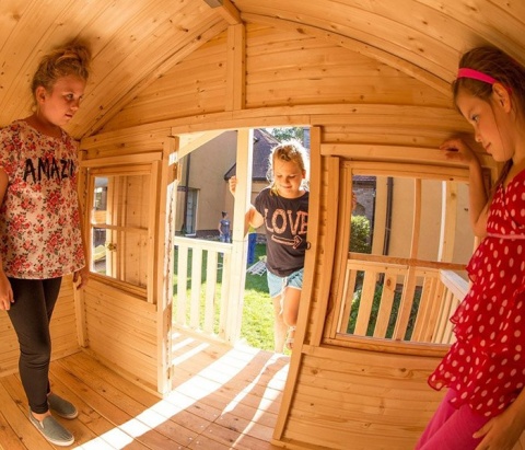 Domek zabaw | Borys z huśtawką i barierką do schodków Domek zabaw | Borys z huśtawką i barierką do schodków